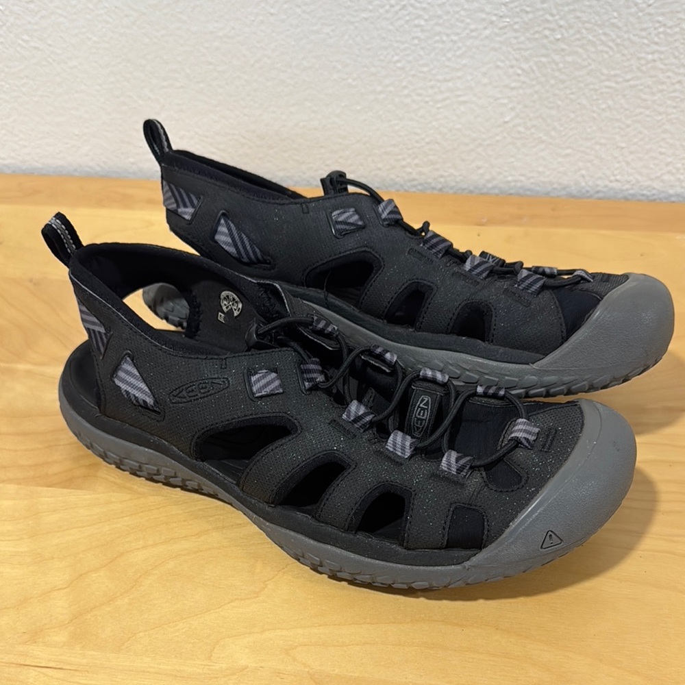 KEEN Unisex Women’s 10 Men’s 8 Black and Gray Outdoor Water Hiking Sandals